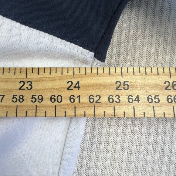 Seattle Seahawks NFL Team Apparel Top Women’s Size 2X and Infinity Scarf - Picture 8 of 12